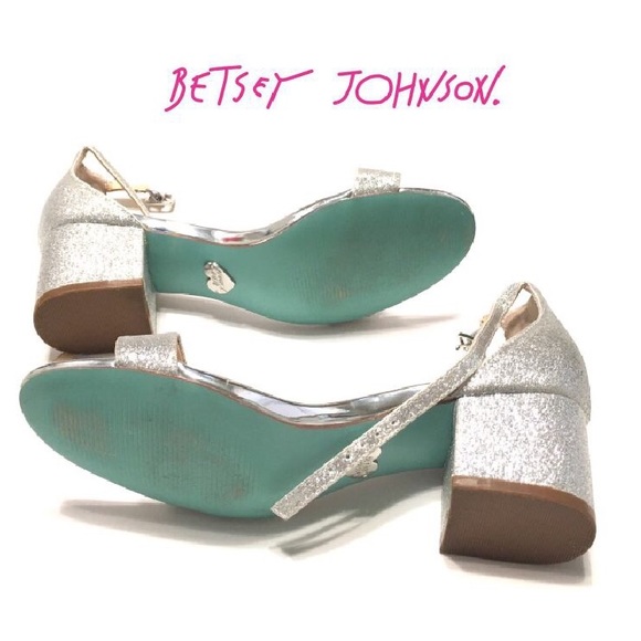 betsey johnson miri